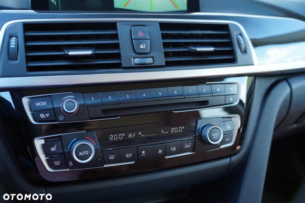 BMW Seria 3 320d Sport-Aut Efficient Dynamics Edition Sport Line - 32