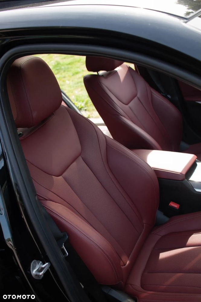 BMW Seria 3 330i M Sport sport - 11