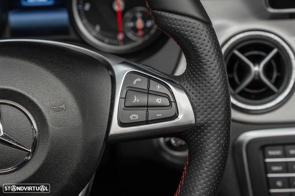 Mercedes-Benz CLA 200 d Shooting Brake AMG Line - 12