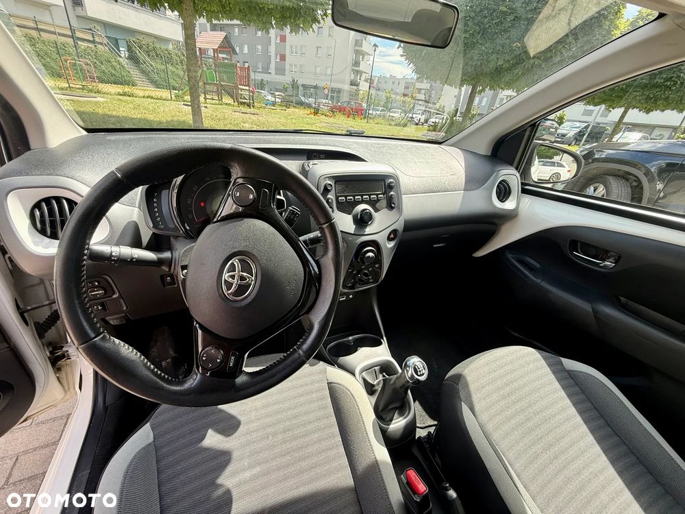 Toyota Aygo x-play - 14