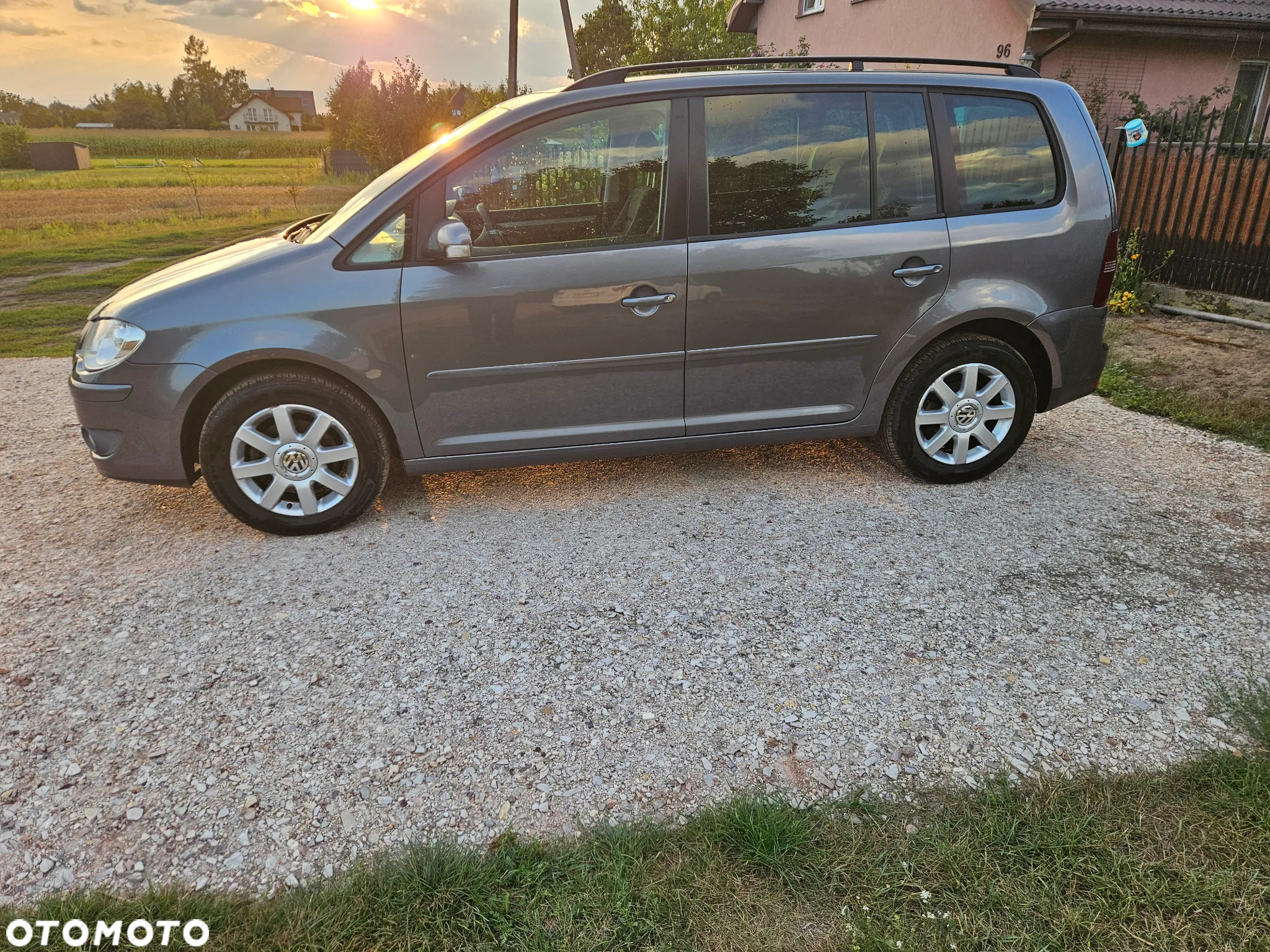 Volkswagen Touran 1.6 Basis - 3