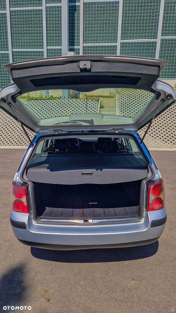 Volkswagen Passat 1.9 TDI Comfortline - 4