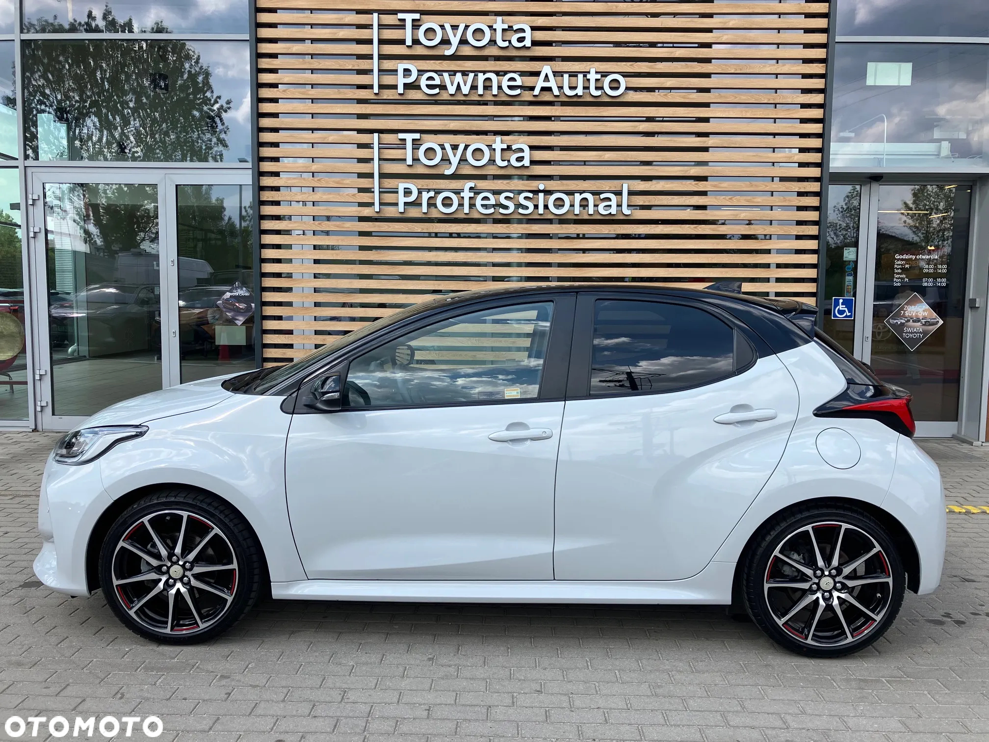 Toyota Yaris Hybrid 1.5 GR Sport - 3