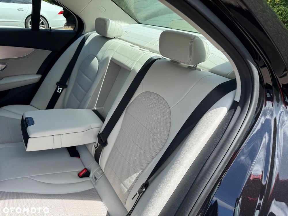 Mercedes-Benz Klasa C 200 (BlueTEC) d Avantgarde - 16
