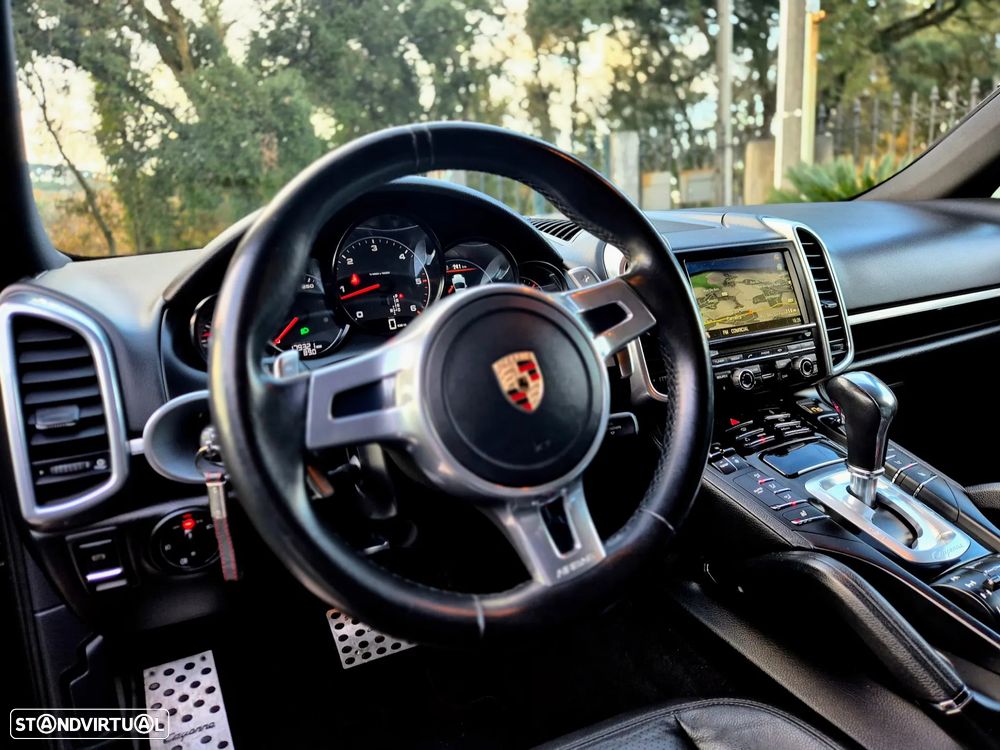 Porsche Cayenne Tiptronic S - 17