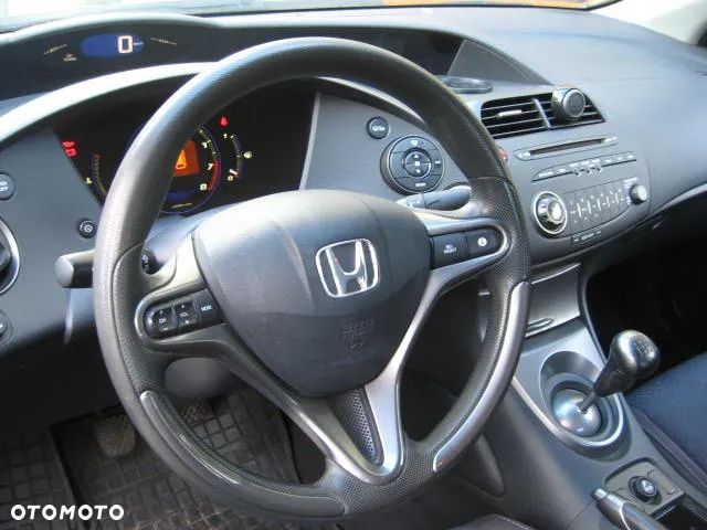 Honda Civic 1.8 Comfort - 11