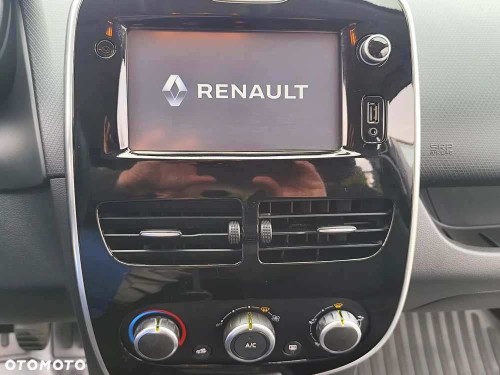 Renault Clio 1.2 16V 75 LIMITED - 17