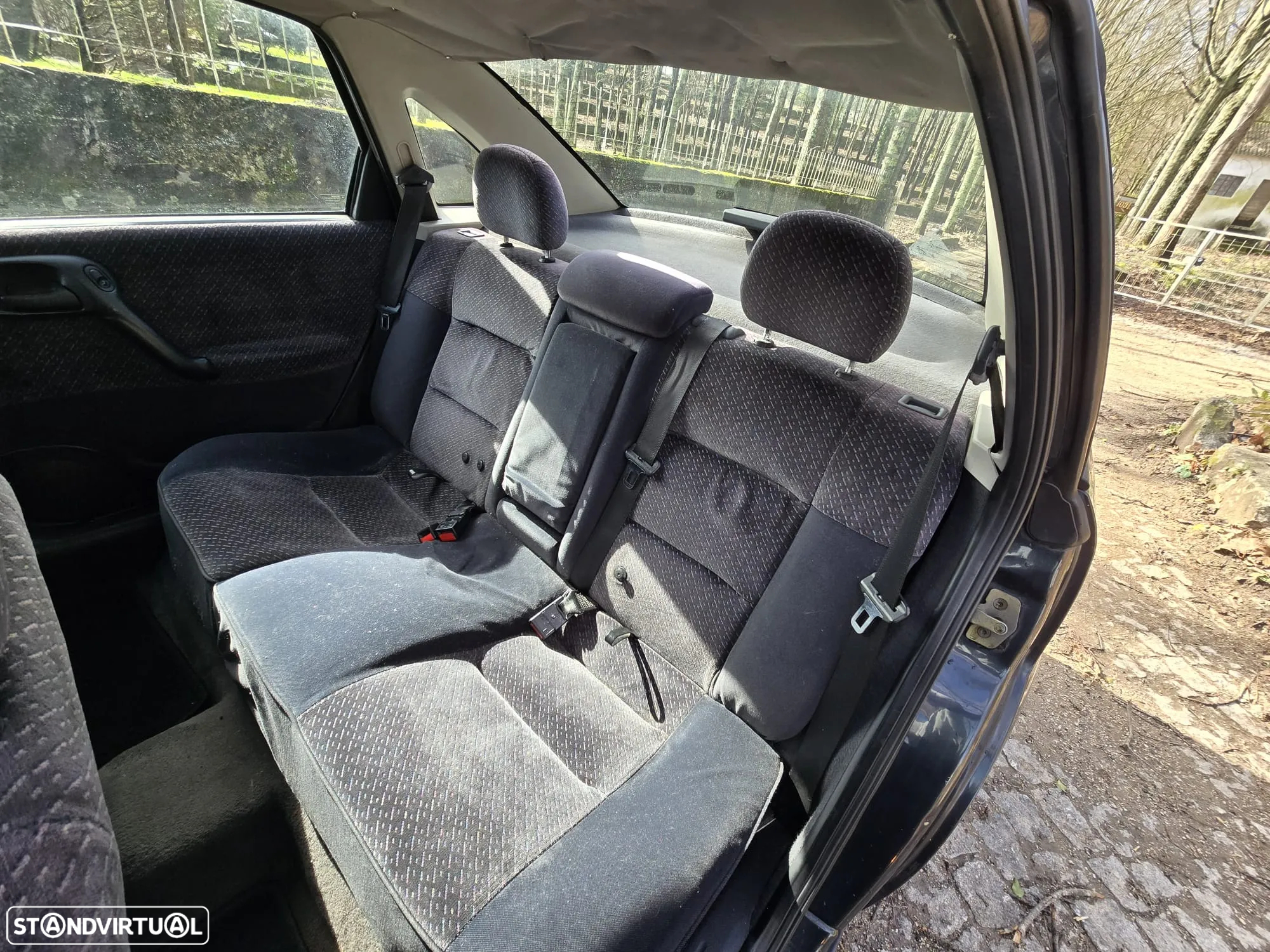 Opel Vectra 2.0i Sport - 10