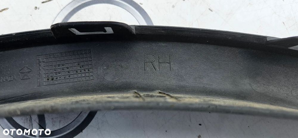 Dodge Durango 2017- wersja SXT  Listwa błotnika Nakładka Hokej Osłona Błotnik Błotnik tył prawy tylna prawa 57010618AA - 10