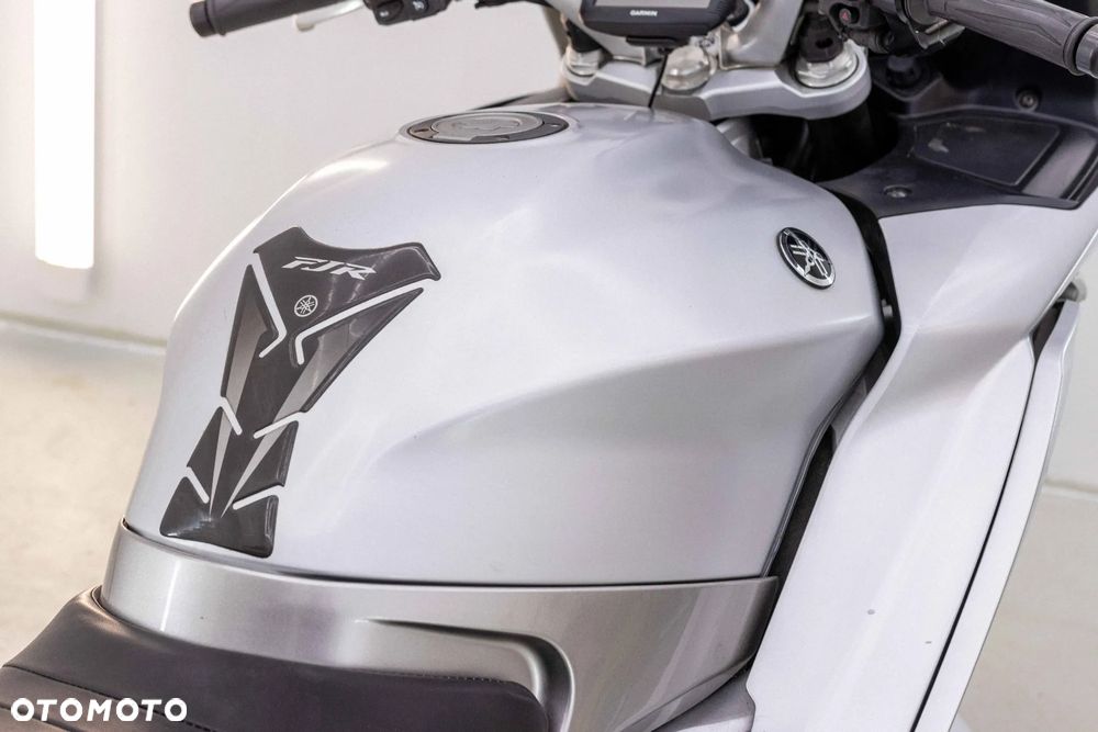 Yamaha FJR - 24