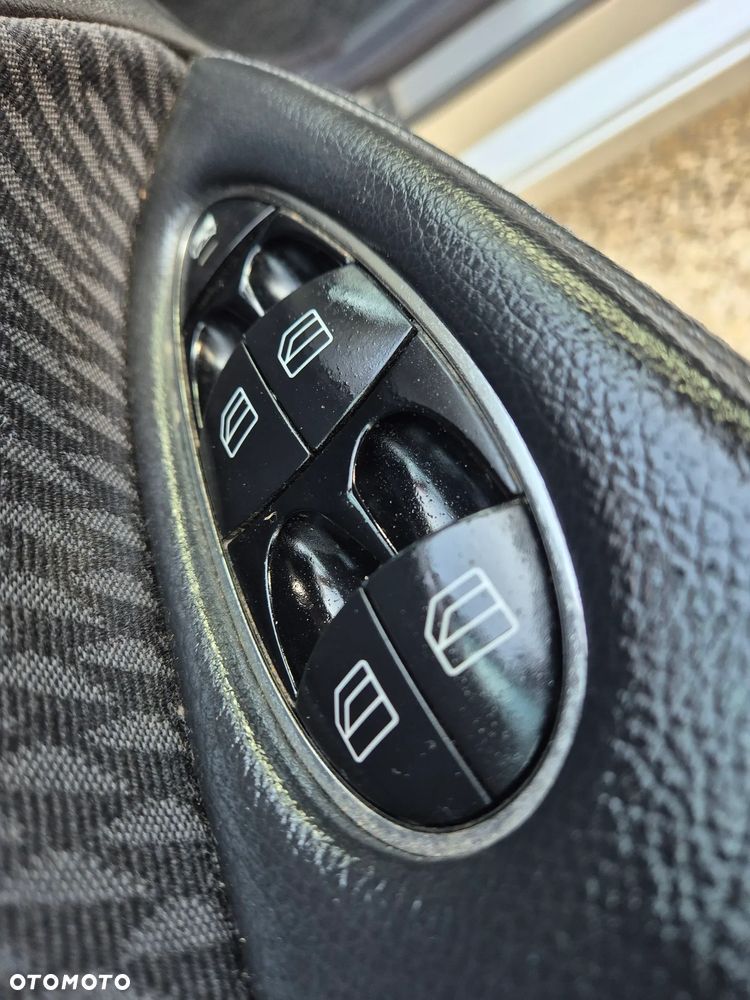 Mercedes-Benz Klasa E 200 Kompressor Elegance Sport Edition - 10