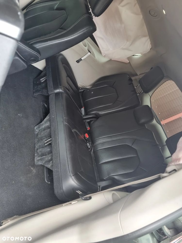 Chrysler Pacifica - 26