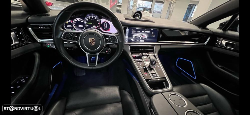 Porsche Panamera 4 E-Hybrid - 1