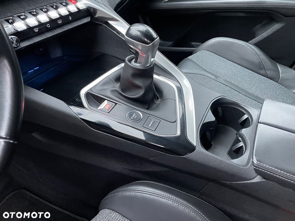 Peugeot 3008 PureTech 130 Stop & Start Allure - 17