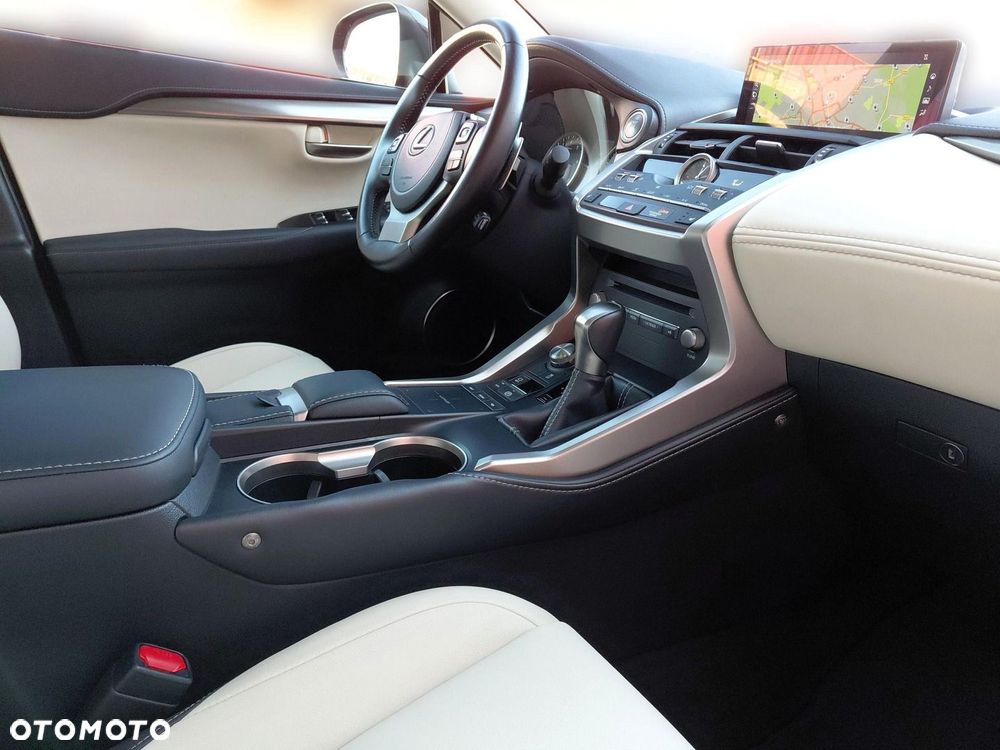 Lexus NX 300 F Impression AWD - 23