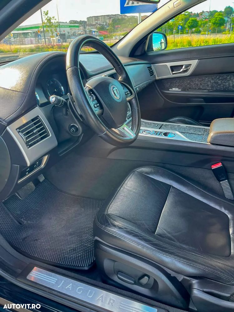 Jaguar XF 2.2D Premium Luxury - 10