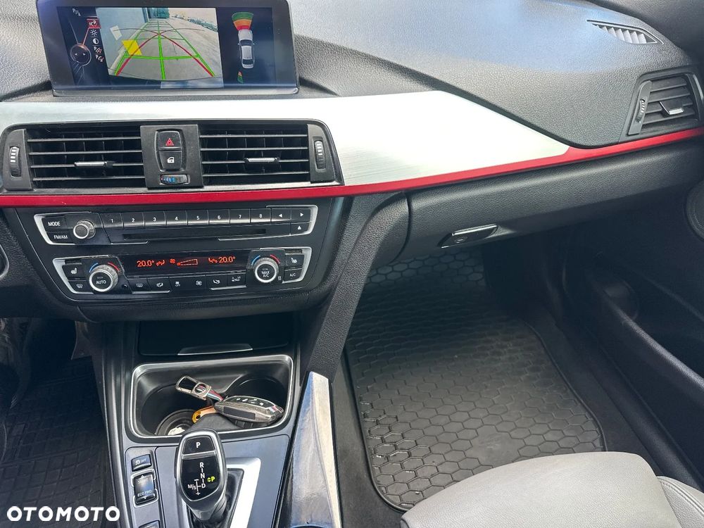 BMW Seria 3 328i xDrive Sport Line - 10