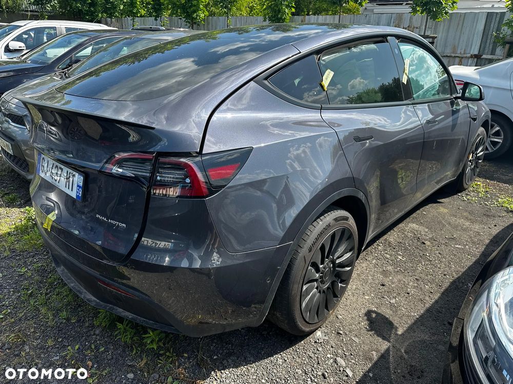 Tesla Y Model Long Range Dual Motor AWD - 3