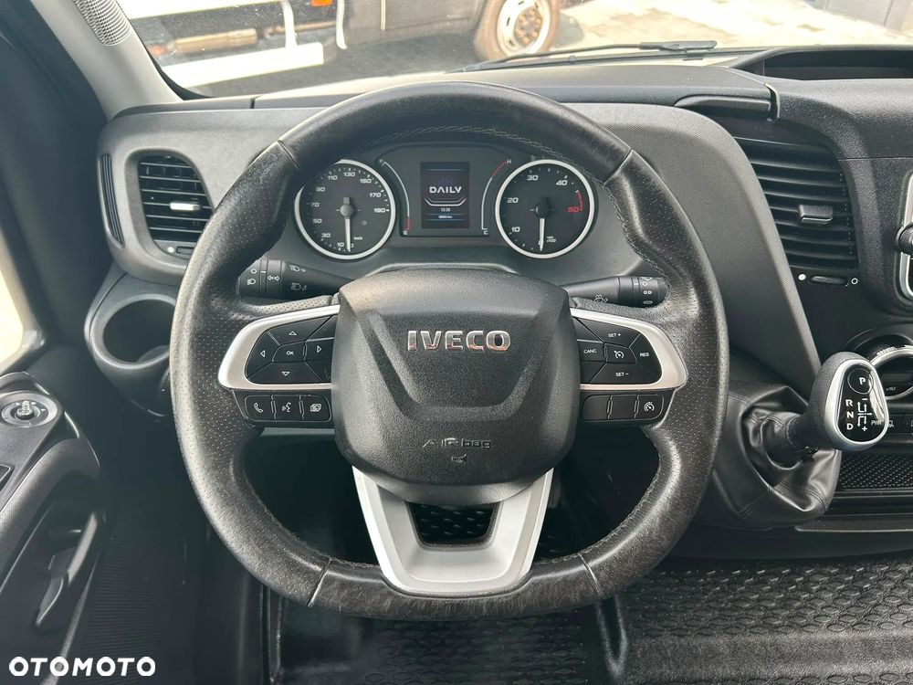Iveco Daily 40C18 35C18 3.0 HPI Hi-Matic Kontener 8 palet + winda 1000kg + drzwi boczne **Tylko 88tyś. km.**Kamera**Klima**LED**Super stan**2023R** - 14