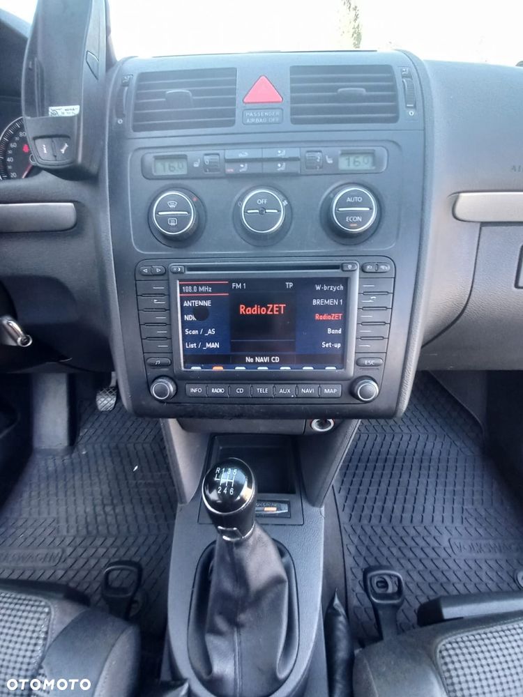 Volkswagen Touran - 27