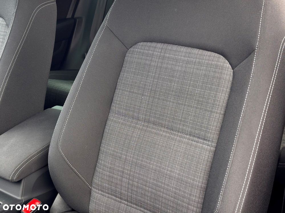 Volkswagen Passat Variant 2.0 TDI SCR Elegance DSG - 15