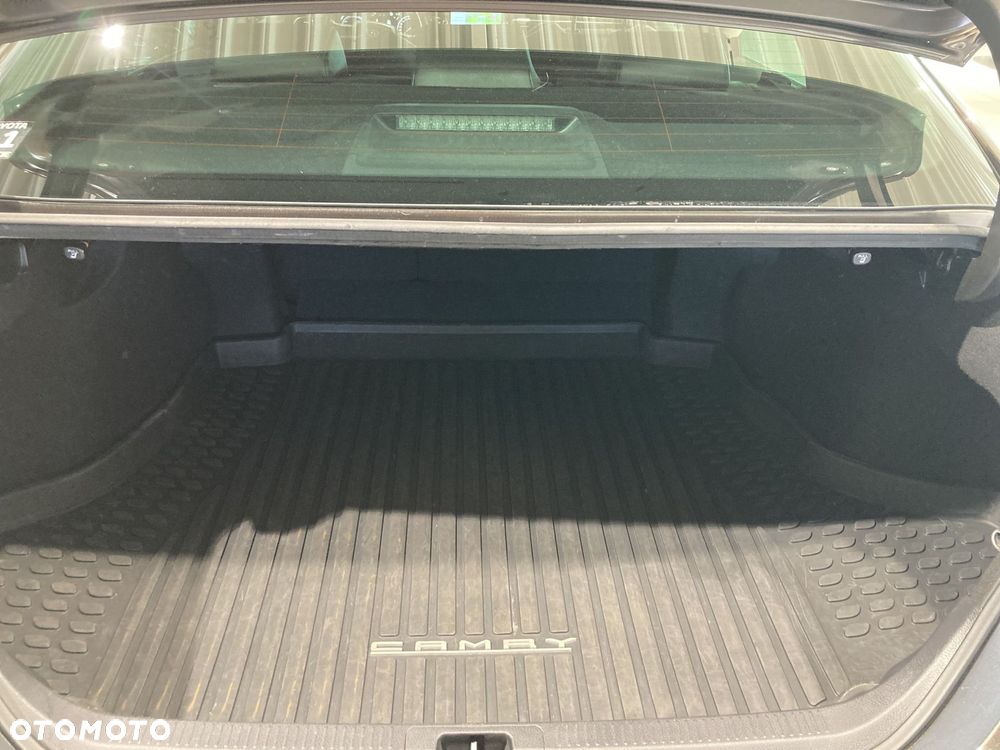 Toyota Camry - 11