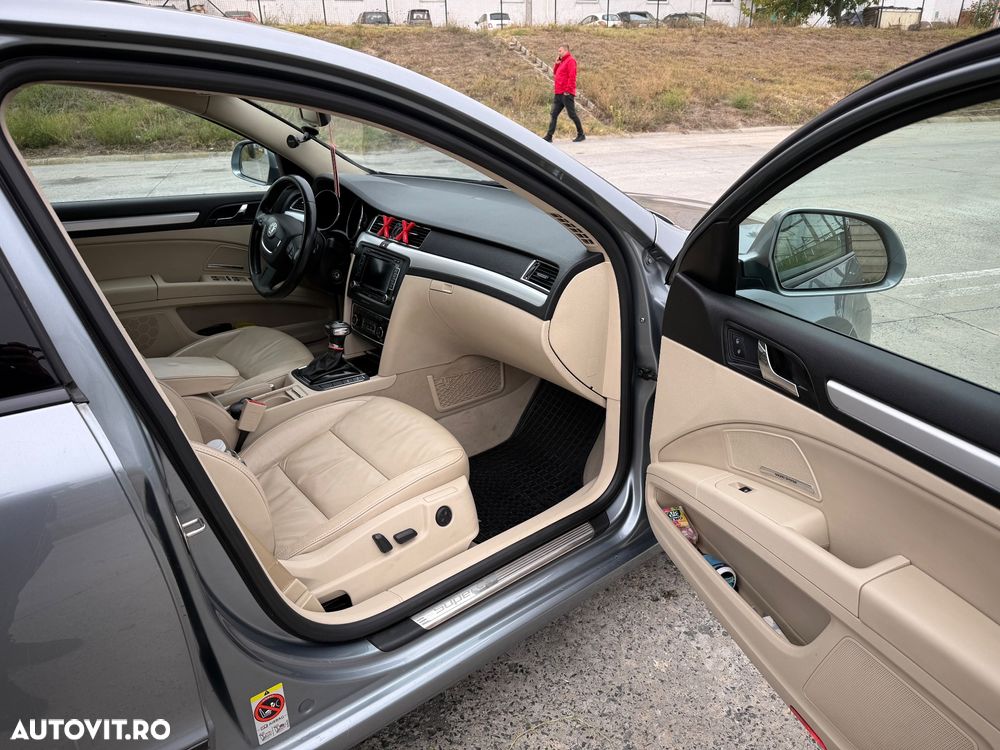 Skoda Superb 2.0 TDI DSG Ambition - 19