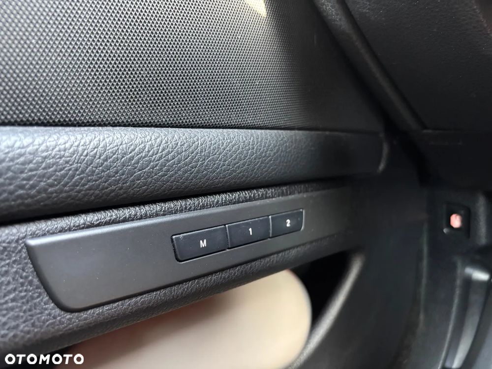 BMW Seria 5 535i xDrive - 19