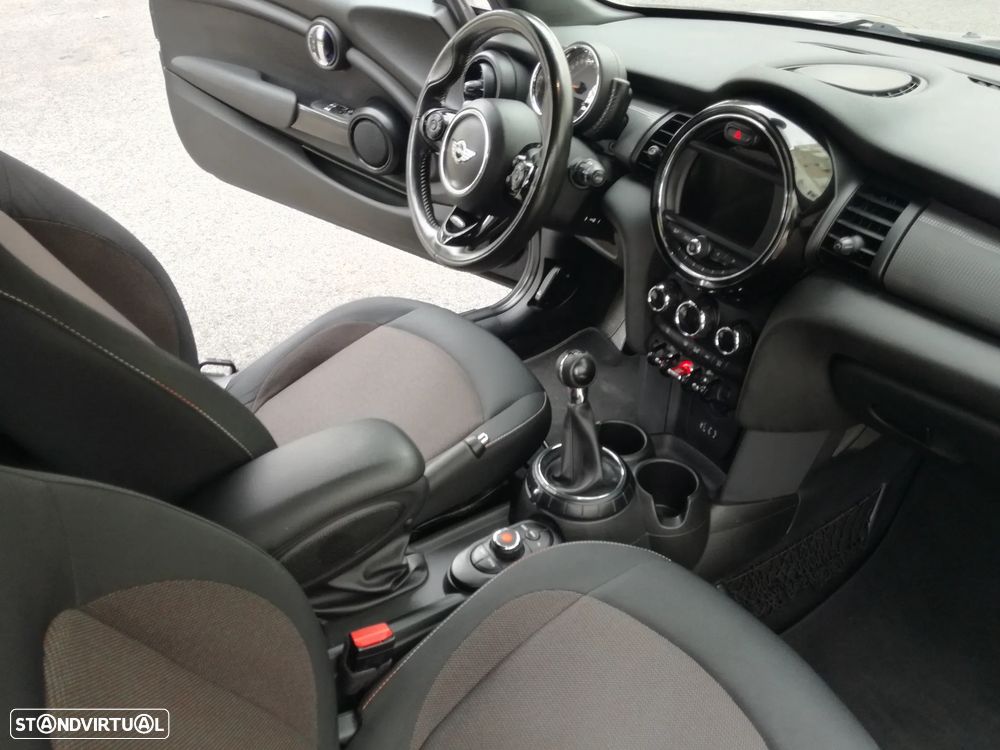 MINI 3 Portas One D - 15