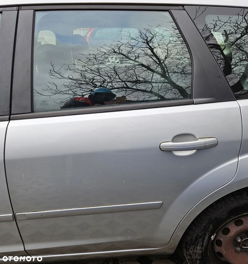 Ford Focus MK2 II  kombi drzwi tył tylne  lewe 03 - 1