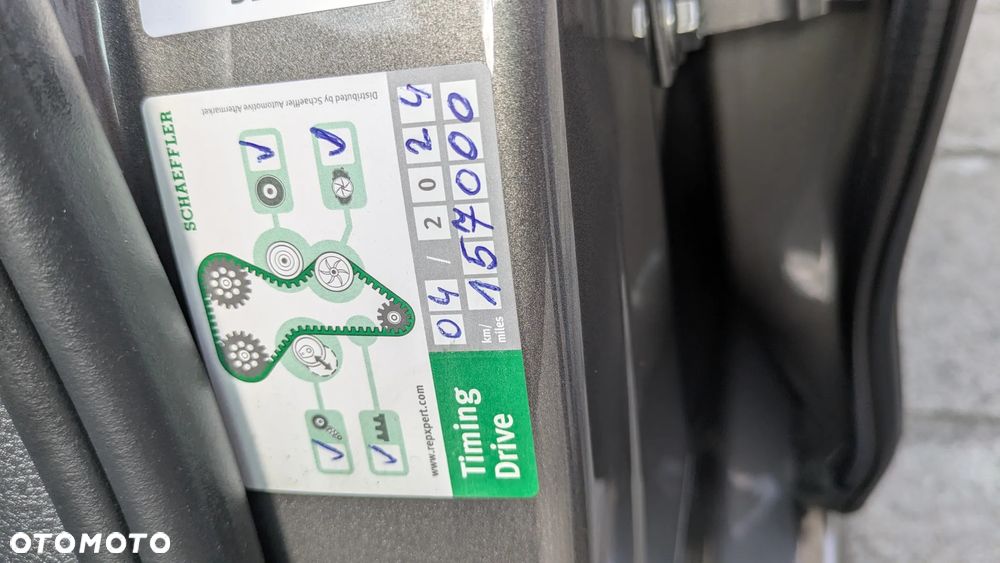 Volkswagen Golf 2.0 TDI BlueMotion Technology DSG Allstar - 29