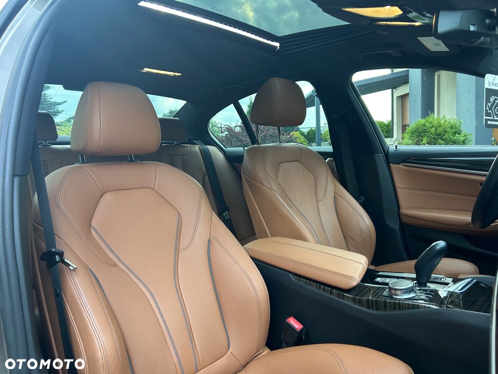 BMW Seria 5 540i xDrive Luxury Line sport - 4