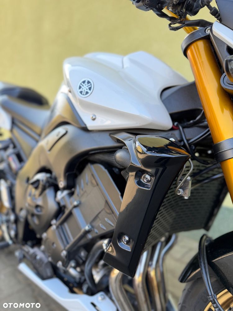 Yamaha FZ8 - 4