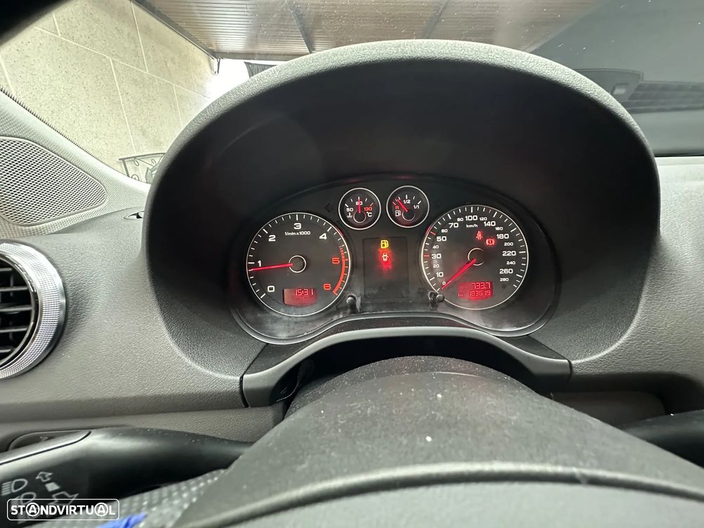 Audi A3 Sportback 1.6 TDI Ambiente - 11