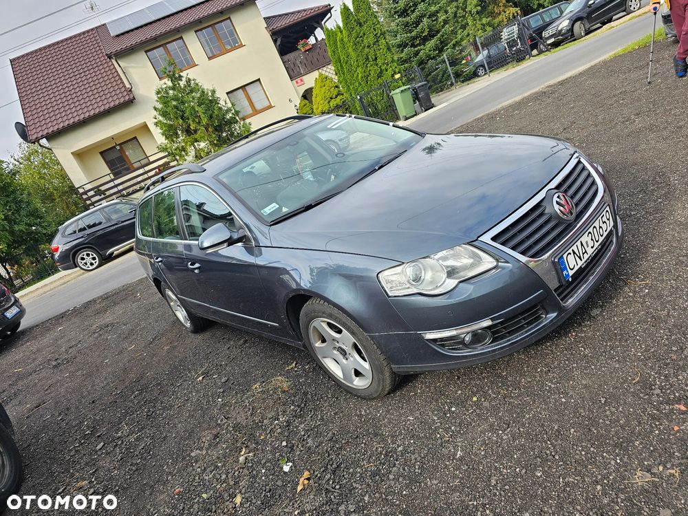 Volkswagen Passat - 1
