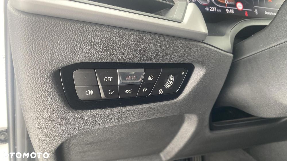 BMW Seria 3 318i Advantage - 23