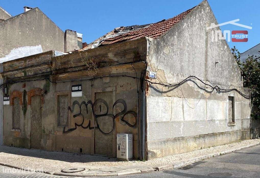 2 Moradias para Reconstrução c/ 220m2 de Terreno - Centro do Montijo - Grande imagem: 5/7