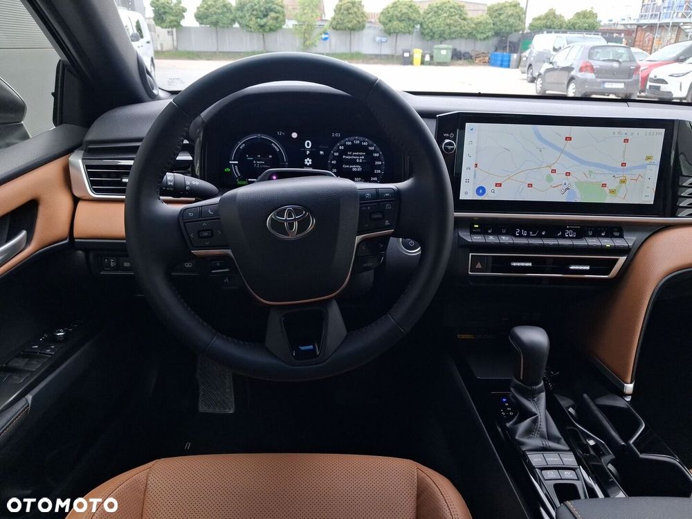 Toyota Camry - 22