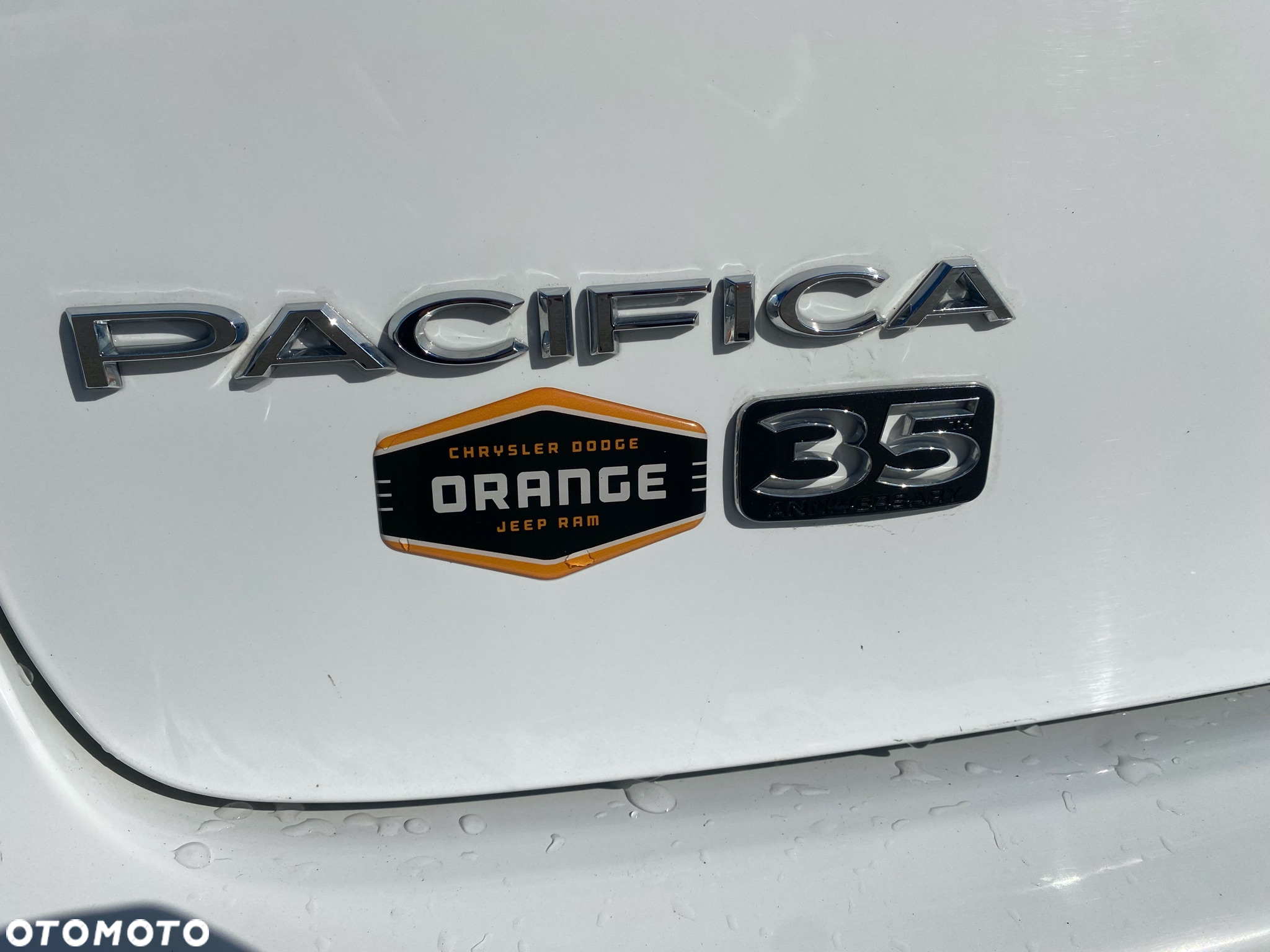 Chrysler Pacifica - 4