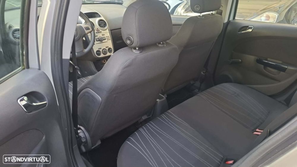 Opel Corsa 1.2 16V Enjoy - 10