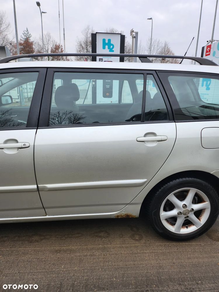 Toyota Corolla 1.6 VVT-i Sol (air6) - 18