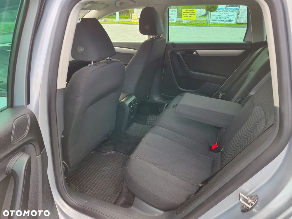 Volkswagen Passat 2.0 TDI BlueMotion Technology Comfortline - 15