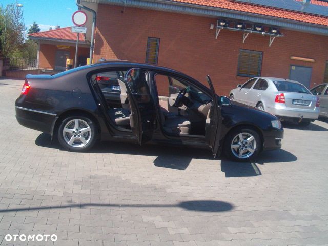 Volkswagen Passat - 19