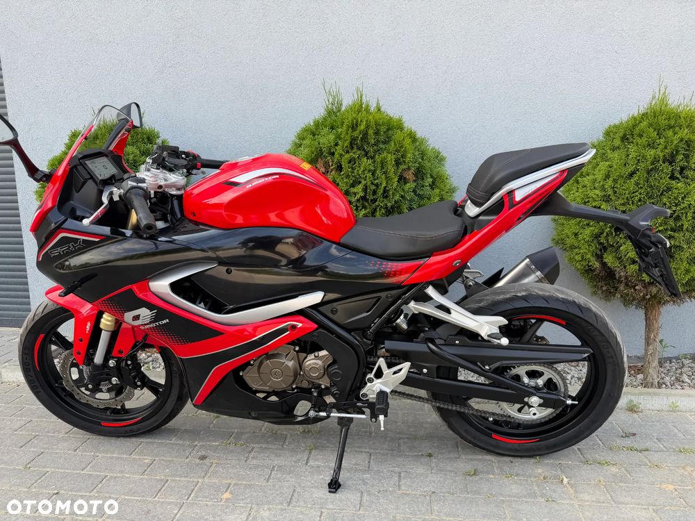 QJMOTOR SRK 125R - 7