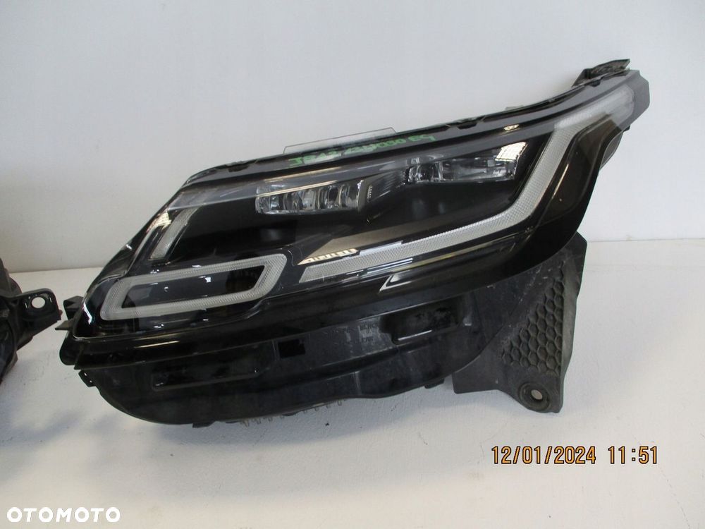Lampa FULL LED RANGE ROVER VELAR J8A2-13W029-EG PRAWA - 3