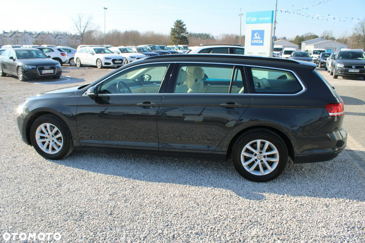 Volkswagen Passat - 10