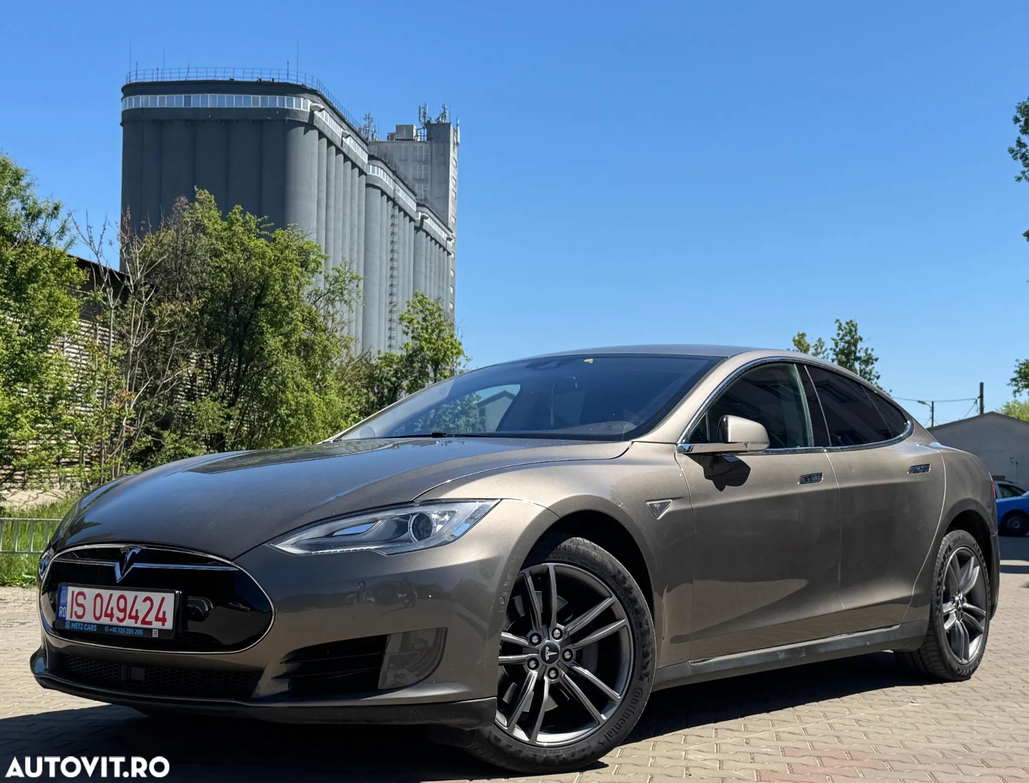 Tesla Model S 85D Allradantrieb - 1