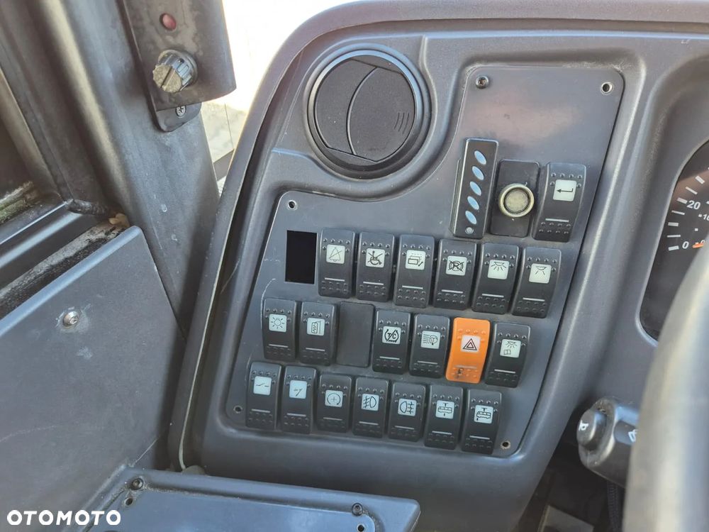 VDL SB200 Citea EEV / AUTOBUS MIEJSKI / 74 MIEJSC / BEZWYPADKOWY / 1 WŁ. / IDEALNY POD SZKOŁĘ JAZDY LUB JAKO ZASTĘPCZY / DO 74 MIEJSC / KONSTRUKCJA DAFA / MOŻLIWY TRANSPORT - 38
