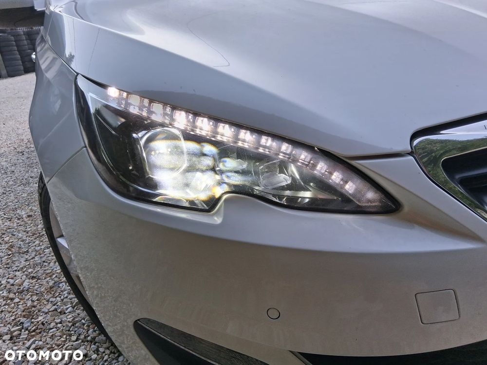 Peugeot 308 SW 1.6 BlueHDi Allure S&S - 24
