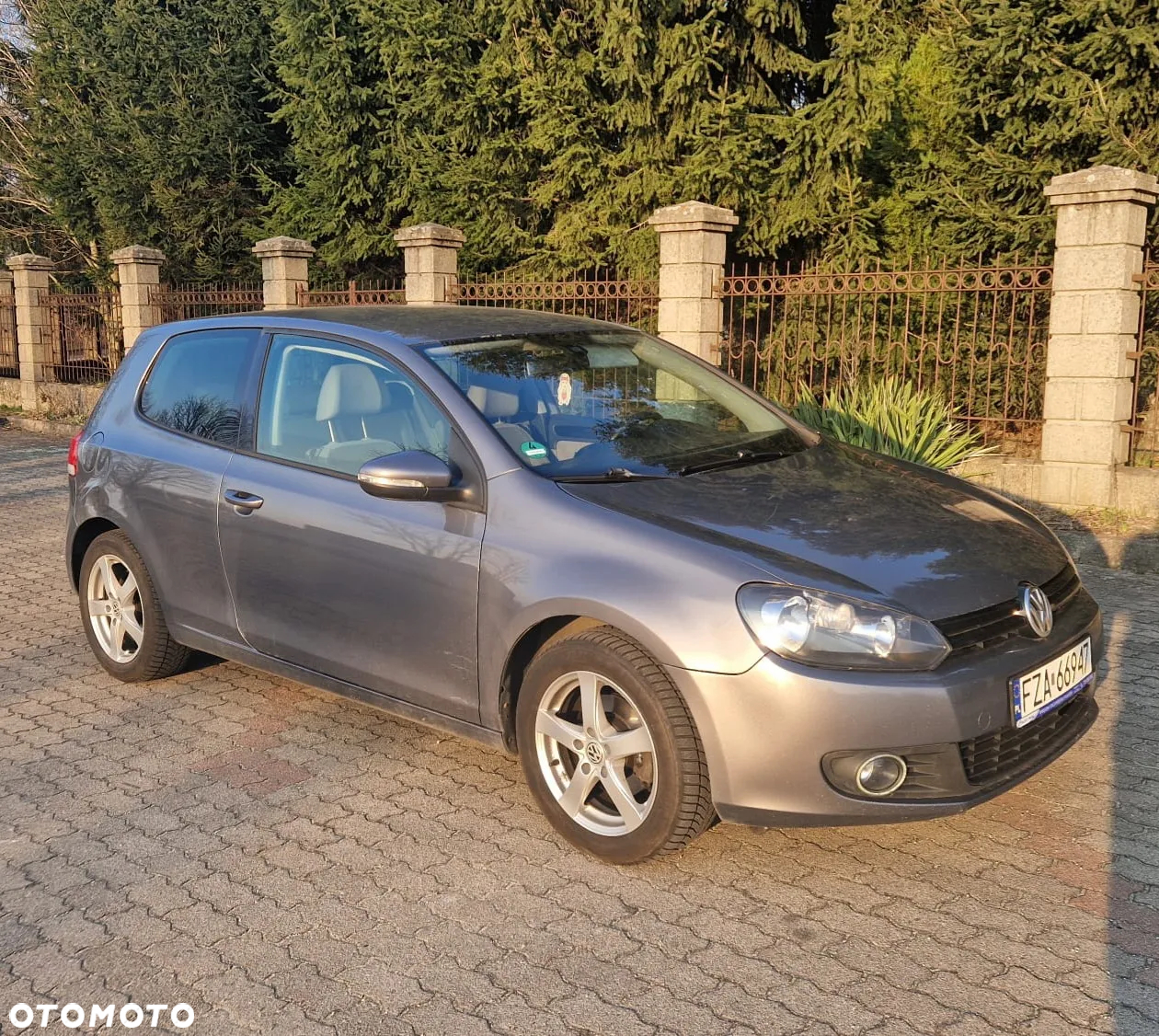 Volkswagen Golf - 6